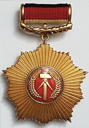 Patriotic Order of Merit gold.jpg